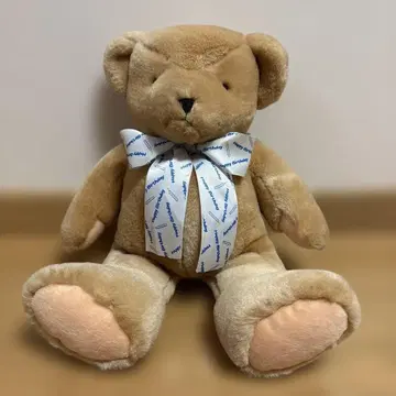 베이지색 봉제 인형 곰