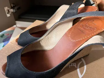 블랙 오픈토 웨지 샌들 Christian Louboutin