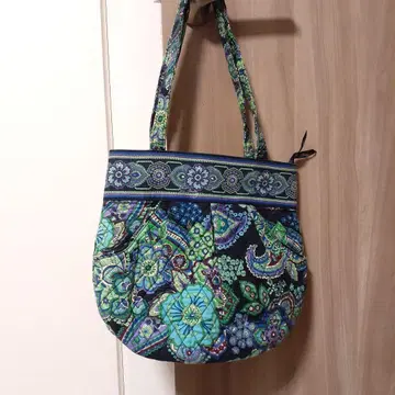 Vera Bradley 숄더백 페이즐리