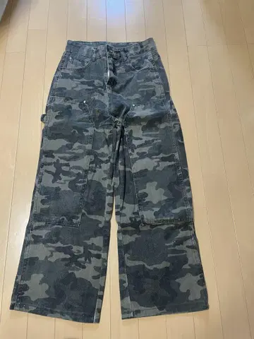카모 패턴 부츠컷 데님