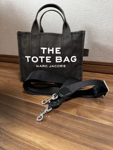 MARC JACOBS THE TOTE BAG