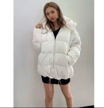 GYDA 화이트 다운 자켓