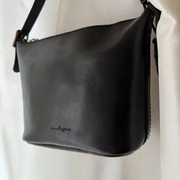 아날로지코 레가토 백 블랙