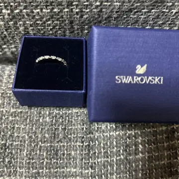 Swarovski 실버 계열 스톤 반지 박스 포함