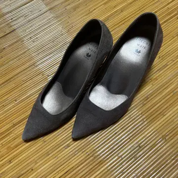 새상품급! 와코루 서세스워크 5cm 힐 펌프스