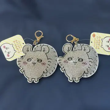 [ 익명 배송 ] CHIIKAWA 큐빅 키링 모몽가 2세트