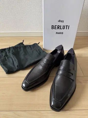 미사용품 BERLUTI 블랙 로퍼