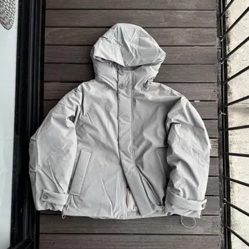 그레이 후드 부착 다운 자켓