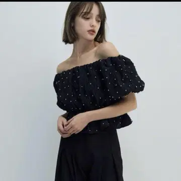 eimy istoire 시어 자카드 스터드 오프숄더 상의