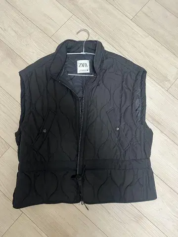 ZARA 블랙 퀼팅 다운 베스트 M 사이즈