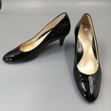 피티 Pitti 에나멜 블랙 펌프스 23.5cm