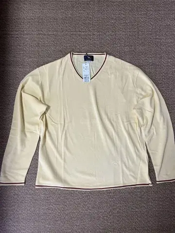 KEN COLLECTION M 사이즈 크림색 V넥 스웨터