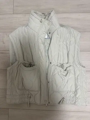 ZARA 아이보리 퀼팅 다운 베스트 XS