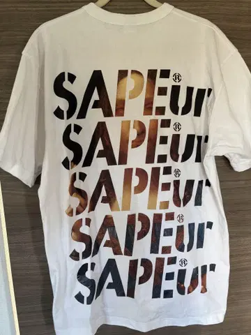 SAPEur 로고 프린트 모나리자 T셔츠 L 사이즈
