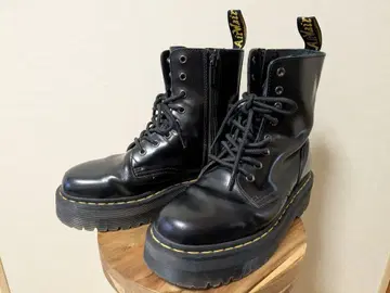 Dr.Martens 닥터마틴 8홀 통굽 부츠 UK7