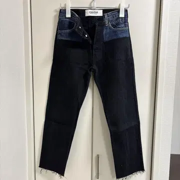 QBISM 스트레이트 데님 블랙 프린지 밑단
