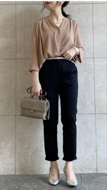 LOUNGEDRESS (라운지 드레스) 밑단 비틀림 팬츠 블랙 S