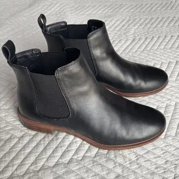 [Clarks] 블랙 가죽 사이드 고어 부츠