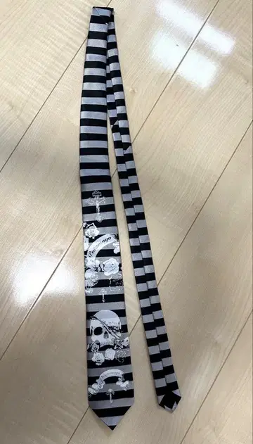 PUTUMAYO 스트라이프 넥타이 해골