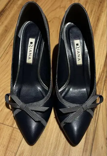 다이애나 네이비 리본 포함 하이힐 23.5cm 새상품급