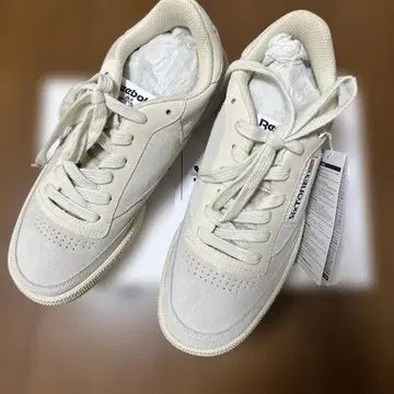 미사용 Reebok SixTONES 베이지 스니커즈