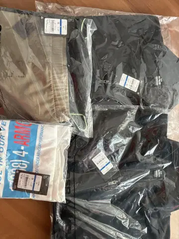 언더아머 새상품 XL 사이즈 묶음 판매 반팔 긴팔 4벌