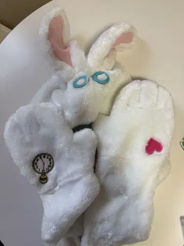 화이트 토끼 머플러 캡 디즈니 원더랜드 앨리스