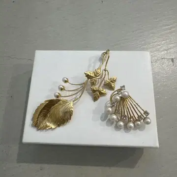 mame Botanical Leaf Asymmetry 이어링