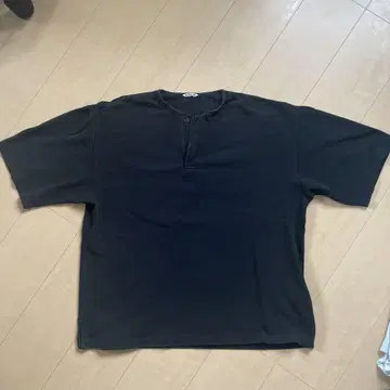 AURALEE SUPER SOFT PIQUE HENRY NECK