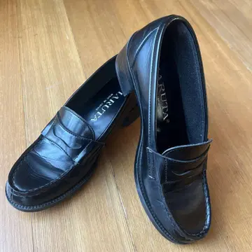 블랙 가죽 로퍼