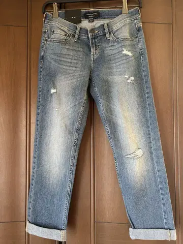 BANANA REPUBLIC