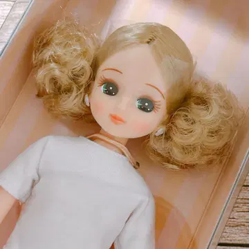 리카짱 캐슬 리카짱 2019년 일본 니혼바시 고베 산노미야 컬렉션 AW