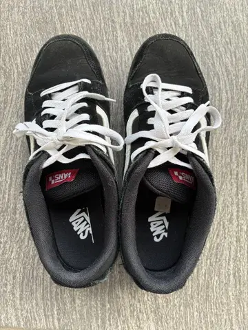 VANS 블랙/화이트 스니커즈