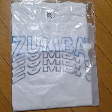 ZUMBA 화이트 반팔 T셔츠