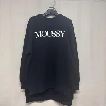 MOUSSY 블랙 로고 긴팔 니트