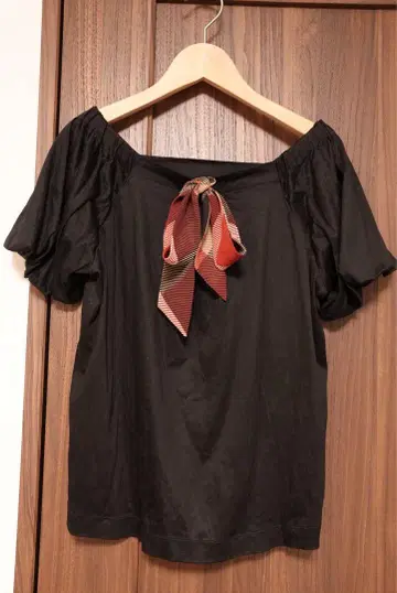 BLUE LABEL CRESTBRIDGE 블랙 오프숄더 38 미착용