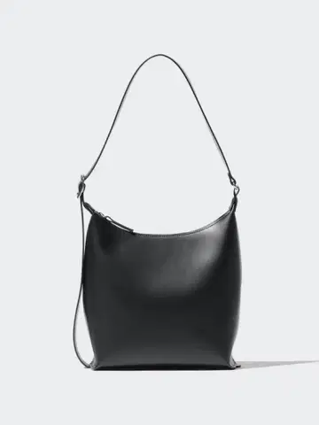 새상품급 UNIQLO 유니클로 가죽 터치 스퀘어 숄더백 블랙