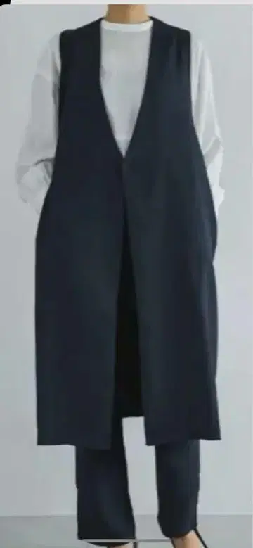 네이비 슬리브리스 베스트