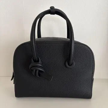 VASIC APERO MINI 블랙 가죽 보스턴형 핸드백