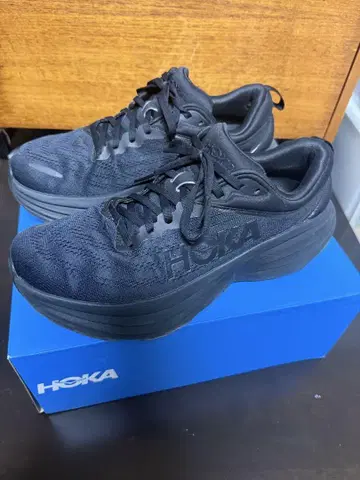 HOKA 블랙 스니커즈 통굽 bondi 8 27cm