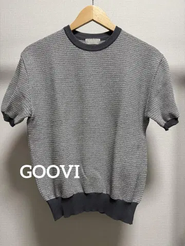 그레이 니트 / GOOVI / UNIVERSAL LANGUAGE