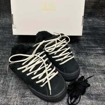 ERL SUEDE SKATE VAMPS SNEAKER (블랙)