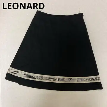LEONARD 레오나르 블랙 플레어 스커트 무릎 기장