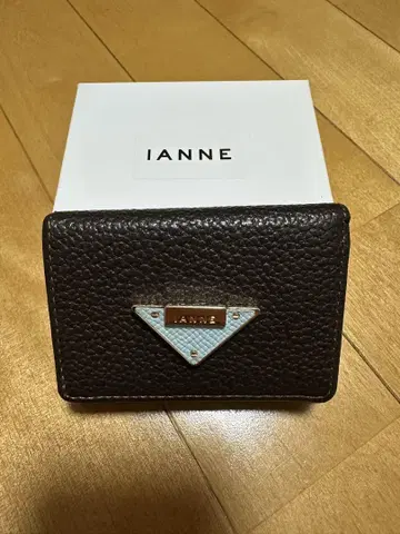 IANNE 브라운 3단 폴더형 지갑