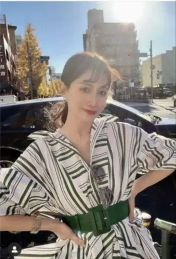 web 한정판 비대칭 프릴 스트라이프 원피스