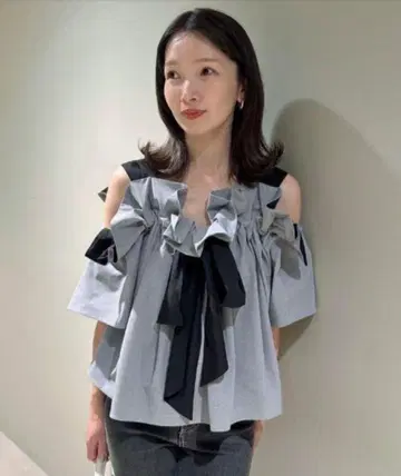 SNIDEL 오프숄더 리본 블라우스 그레이 블랙