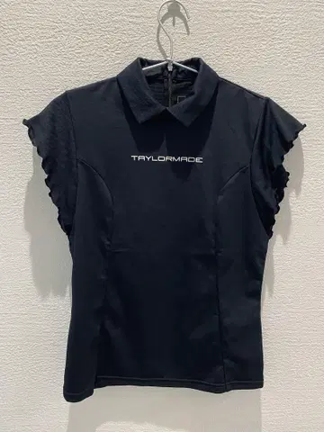 TaylorMade 블랙 피케 셔츠 프릴 소매