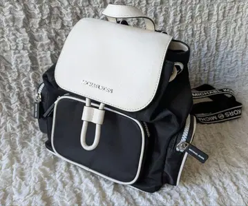 마이클코어스 MICHAEL KORS 미니 백팩 화이트 x 블랙 새상품급