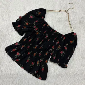 신조 꽃무늬 스퀘어넥 블라우스 블랙 프리 오샤레