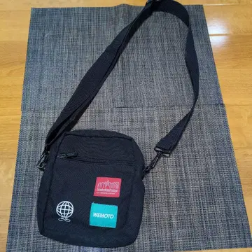 초레어 ManhattanPortage x WEMOTO 블랙 숄더백
